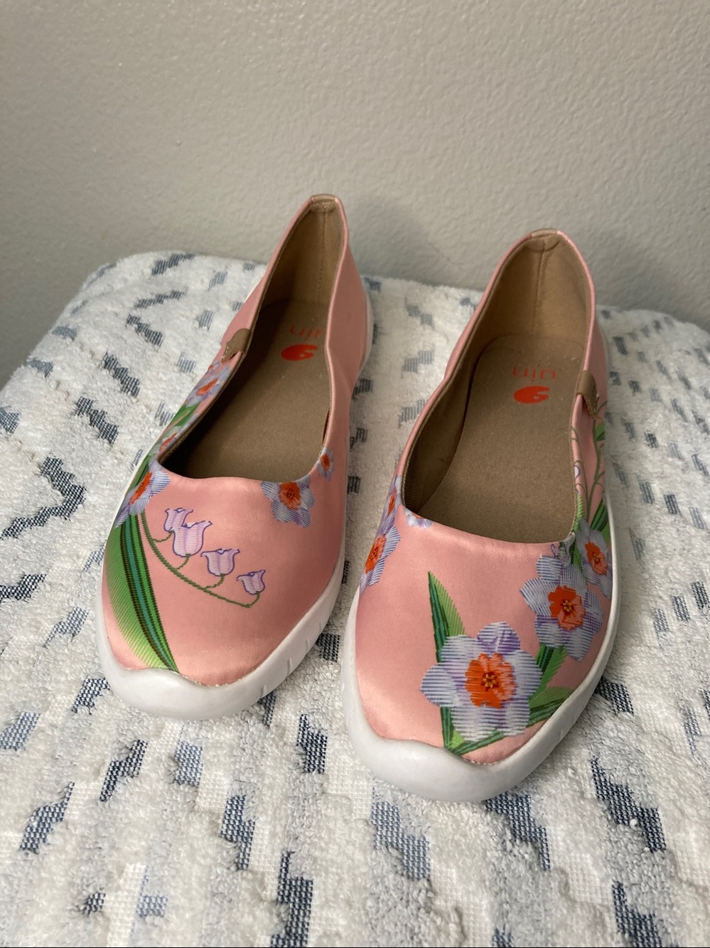 UIN Lily of the Valley 2 Menorca III Women Painted Satin Art Ballet Flats sz 8